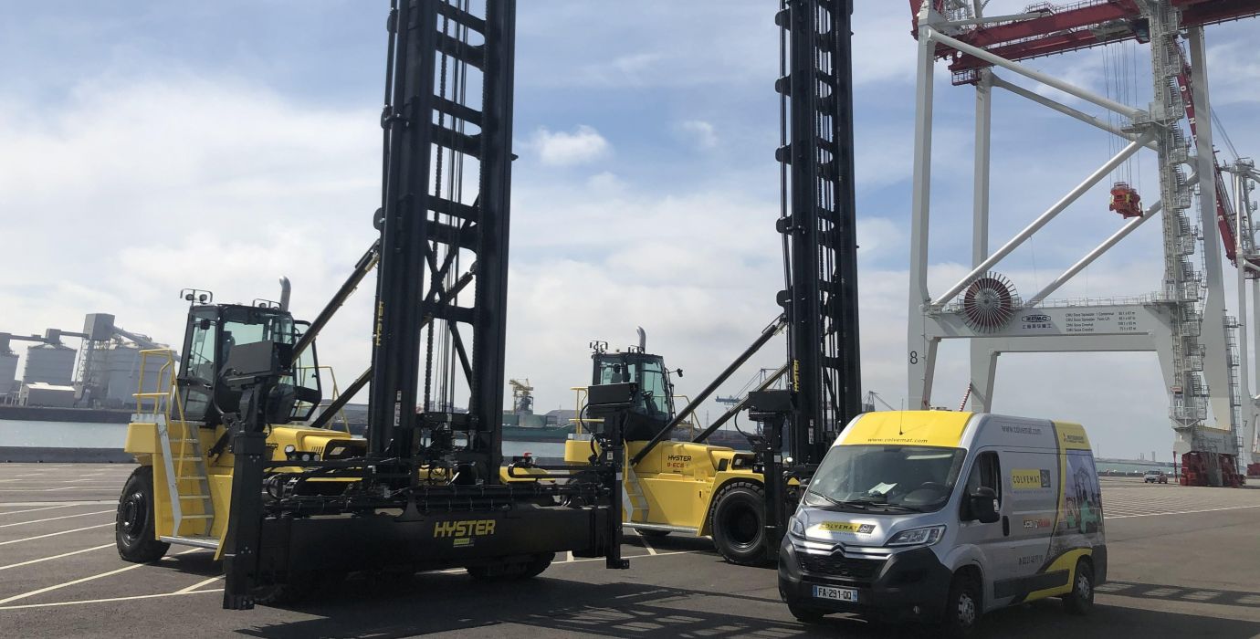 Livraison de chariots de manutention de conteneurs à Dunkerque